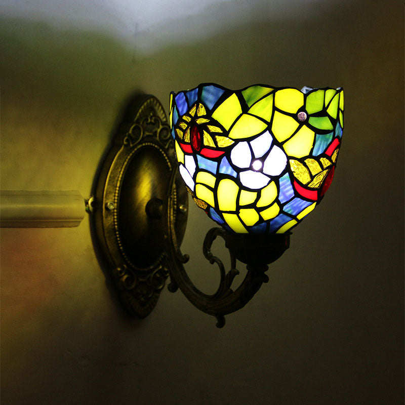 Traditional Tiffany Baroque Stained Glass Iron Round Bowl 1-Light Wall Sconce Lamp for Living Room