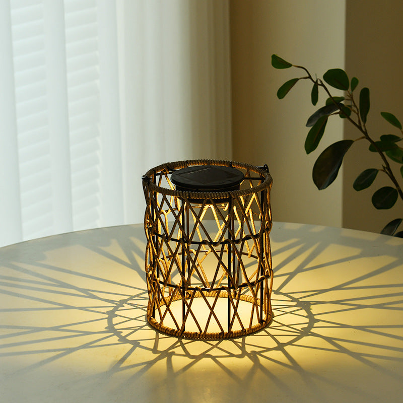Lampe de table de jardin à LED étanche avec cylindre de tissage en rotin extérieur solaire 