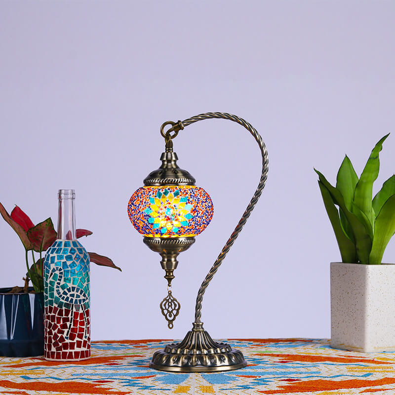 Lampe de table vintage en fer et verre Tiffany européenne à 1 lumière 