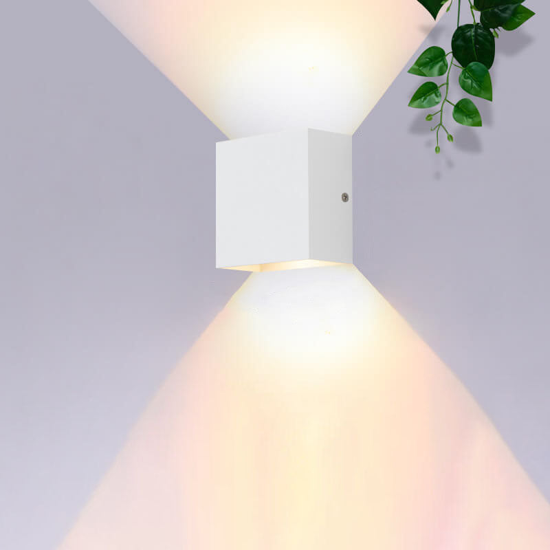 مصباح حائط LED مربع من الألومنيوم بتصميم عصري بسيط 