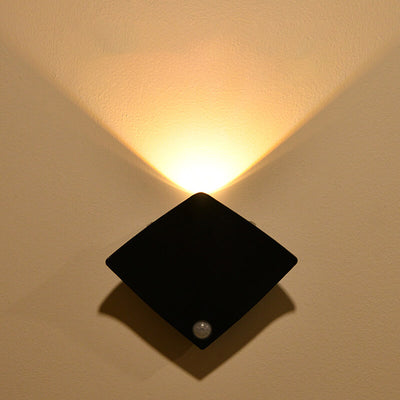 مصباح حائط LED بتصميم عصري على شكل سمكة الراي اللاسعة 