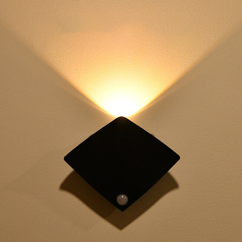 مصباح حائط LED بتصميم عصري على شكل سمكة الراي اللاسعة 