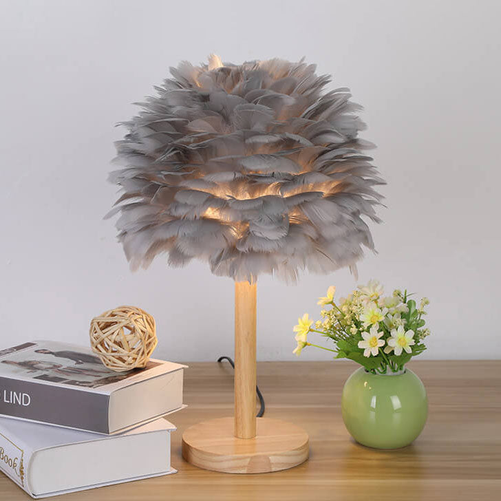 Lampe de table moderne et créative à 1 lumière en bois massif avec plumes décoratives 