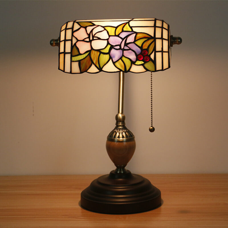 Europäische Tiffany-Blumen-Glas 1-Licht Banker Tischlampe 