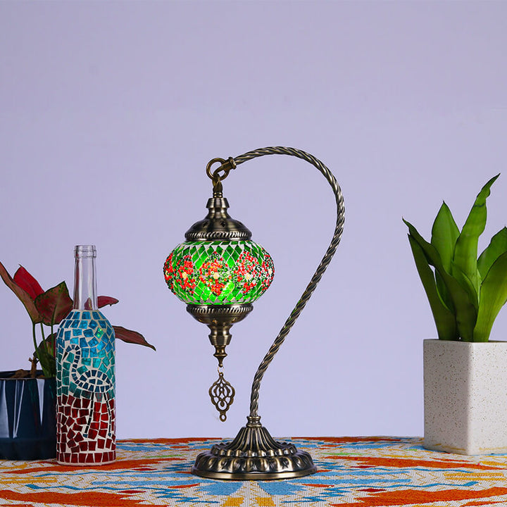 Lampe de table vintage en fer et verre Tiffany européenne à 1 lumière 