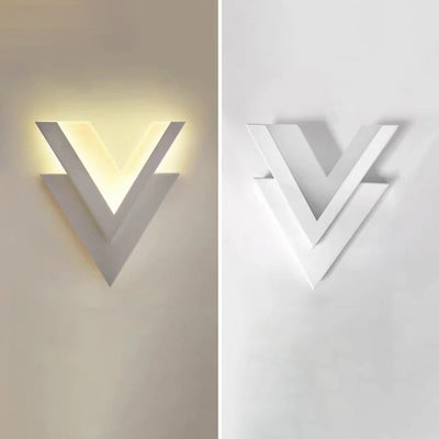 مصباح حائط LED أكريليك بتصميم حديث بسيط على شكل حرف V لغرفة النوم 