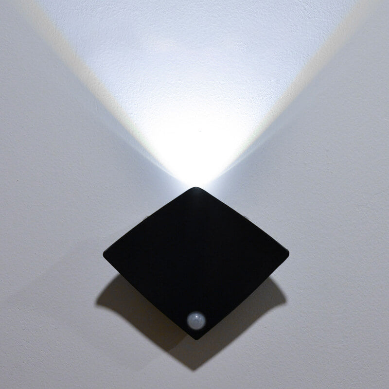 مصباح حائط LED بتصميم عصري على شكل سمكة الراي اللاسعة 