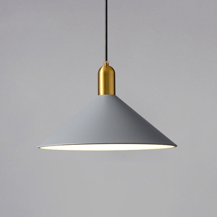 Moderne minimalistische Pendelleuchte aus Eisen mit dreieckigem Kegelschirm, 1-flammig, für das Wohnzimmer 