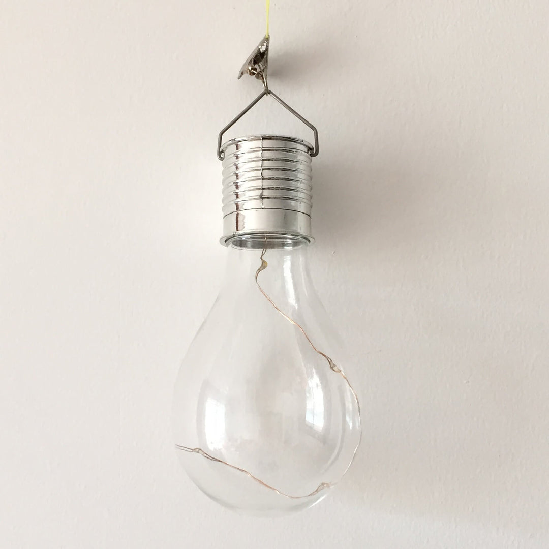 Ampoules de couleur créatives en plastique LED solaire de jardin suspendue 
