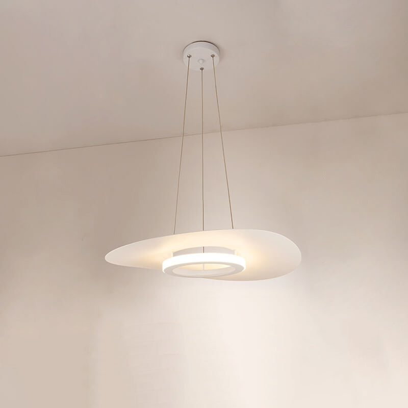 Moderne, minimalistische LED-Pendelleuchte aus Aluminium in Hutform 