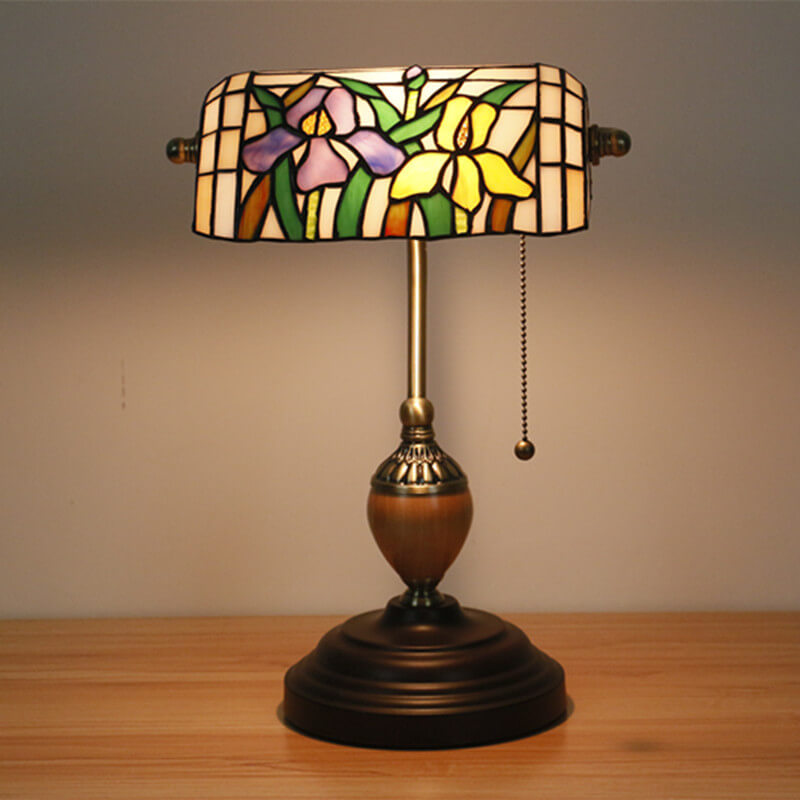 Europäische Tiffany-Blumen-Glas 1-Licht Banker Tischlampe 
