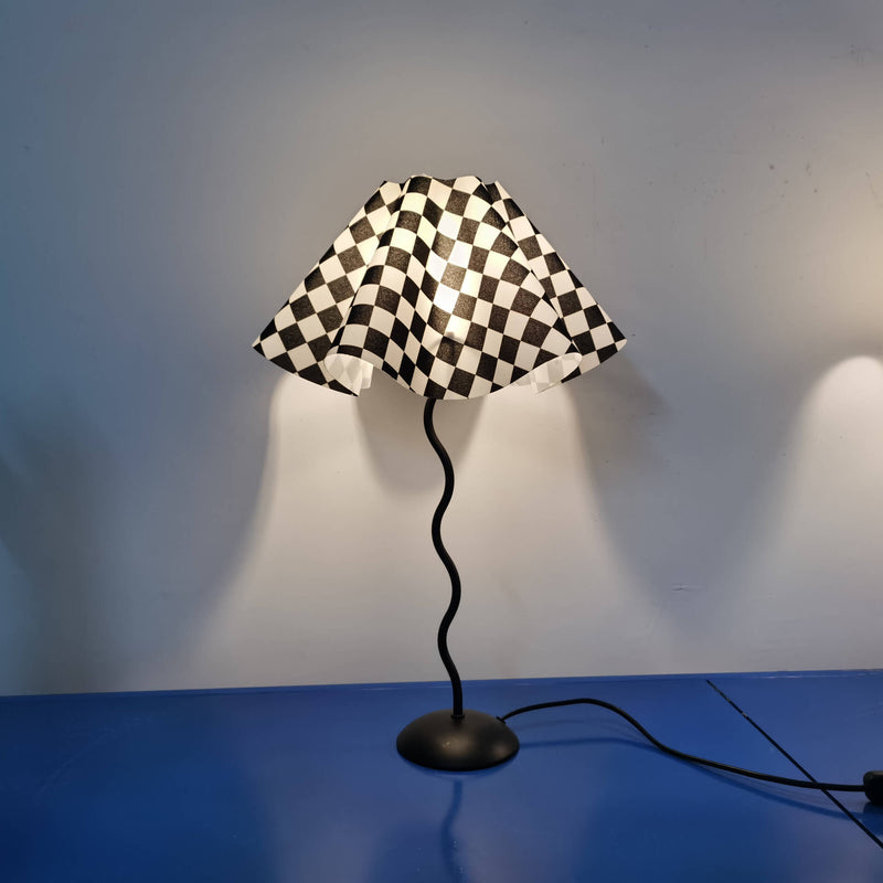 Modern Fabric Petal Flower 1-Light Table Lamp