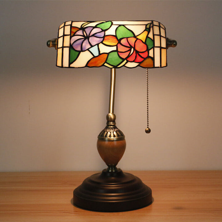 Europäische Tiffany-Blumen-Glas 1-Licht Banker Tischlampe 