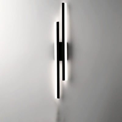 Moderne minimalistische Linien LED-Wandleuchte aus Eisen-Acryl 