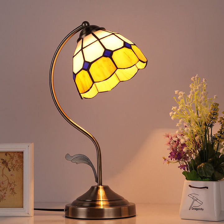 European Vintage Tiffany Round Head Glass Hardware 1-Light Table Lamp
