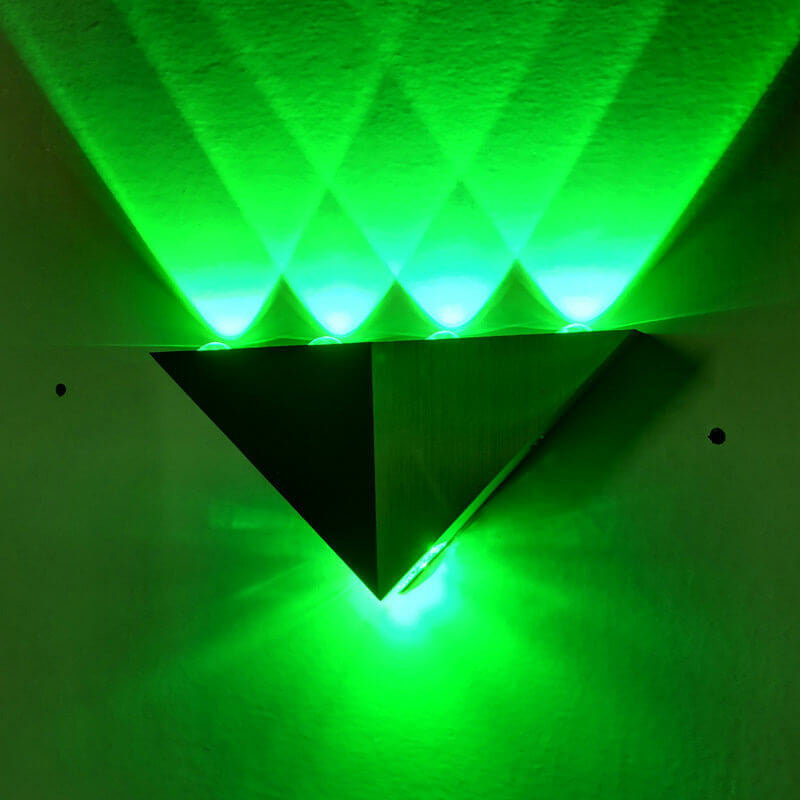 مصباح حائط LED بتصميم هرمي مثلثي استريو من الألمنيوم الأكريليكي العصري المبتكر 