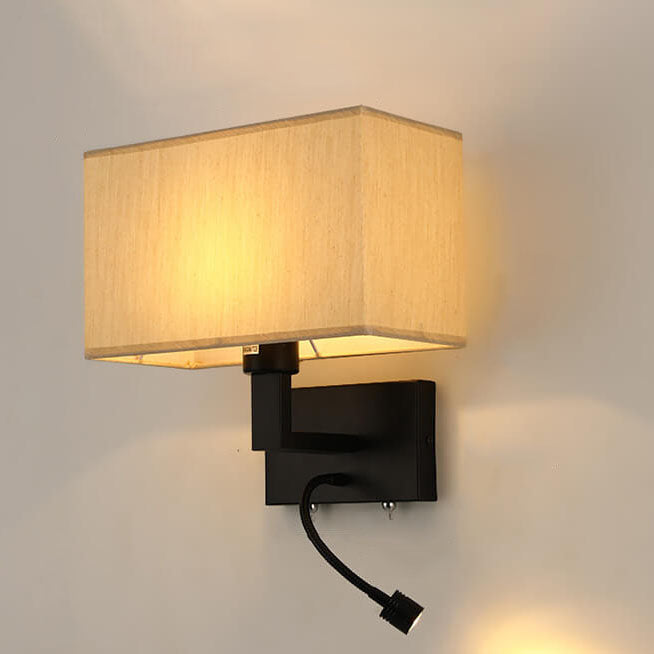 Moderne minimalistische rechteckige Eisenstoff-Wandleuchte mit zwei Lichtern in Uni-Farbe 