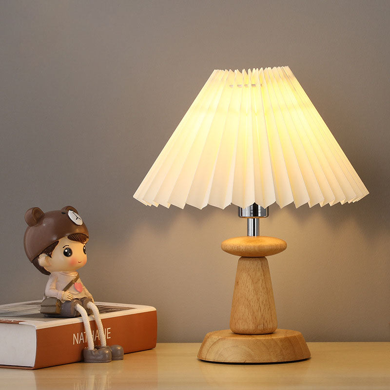 Zeitgenössische skandinavische Tischlampe mit massivem Holzfuß und PVC-Lampenschirm, 1-Licht für Schlafzimmer 