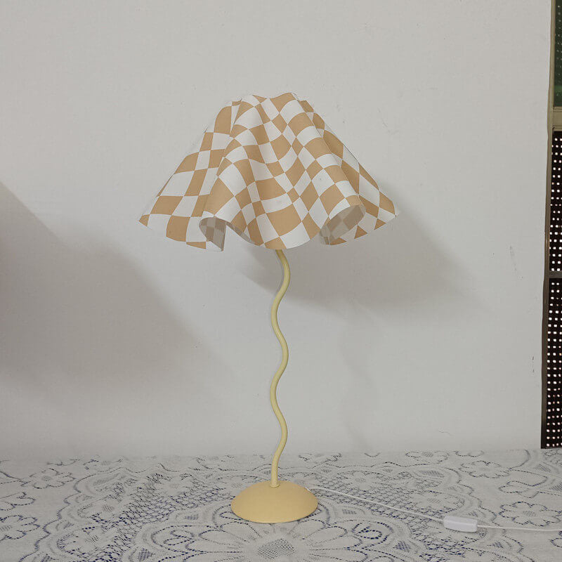 Modern Fabric Petal Flower 1-Light Table Lamp