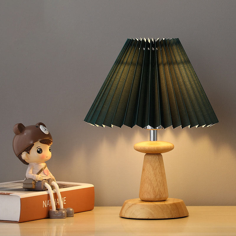 Zeitgenössische skandinavische Tischlampe mit massivem Holzfuß und PVC-Lampenschirm, 1-Licht für Schlafzimmer 