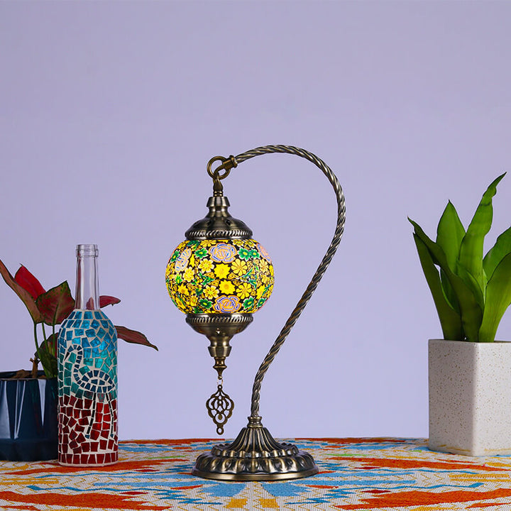 Lampe de table vintage en fer et verre Tiffany européenne à 1 lumière 