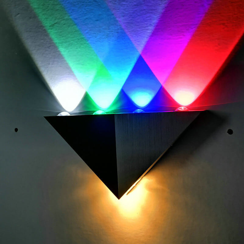 مصباح حائط LED بتصميم هرمي مثلثي استريو من الألمنيوم الأكريليكي العصري المبتكر 