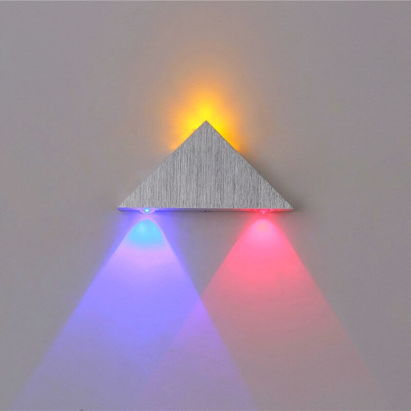 مصباح حائط LED مثلثي حديث مصنوع من الألومنيوم 