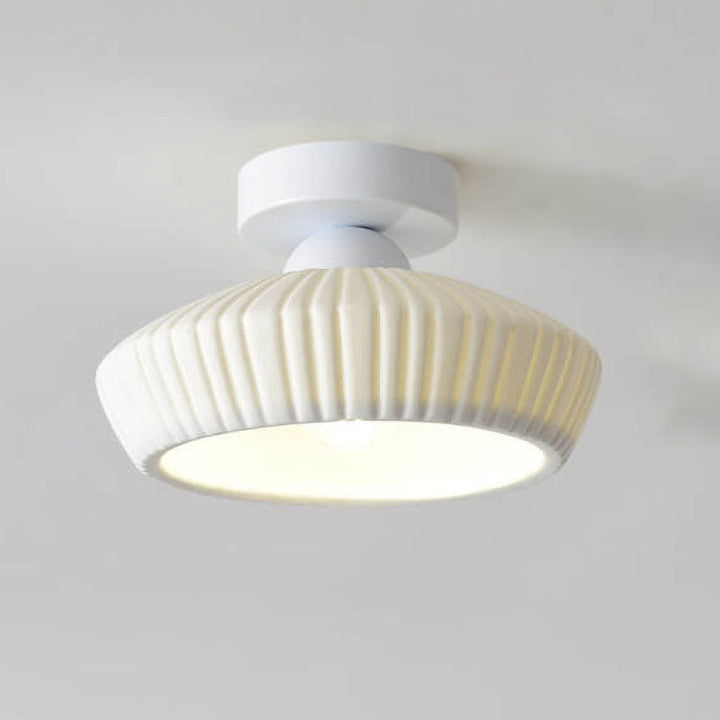 Moderne minimalistische halbhohe Deckenleuchte mit 1 Flamme aus strukturiertem Eisen und Keramik in Kegel- und Rundform für das Wohnzimmer 