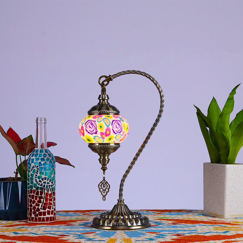 Lampe de table vintage en fer et verre Tiffany européenne à 1 lumière 
