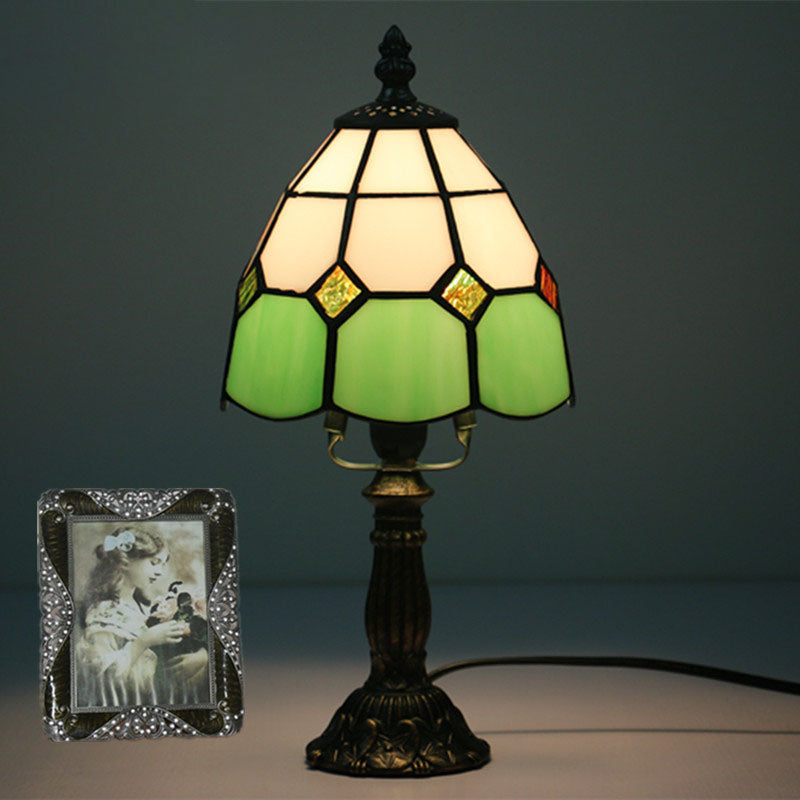Tiffany Cone Buntglas-1-Licht-Tischlampe im europäischen Stil 