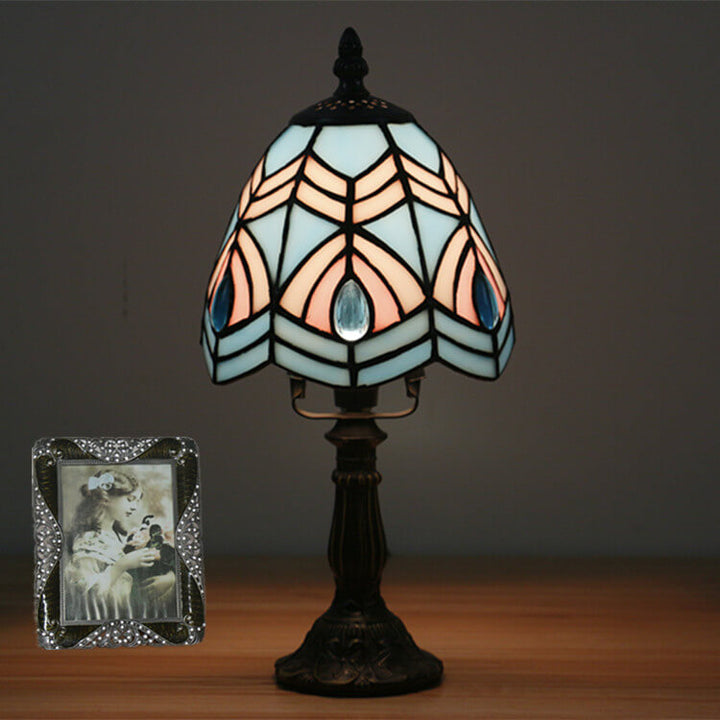 Lámpara de mesa Tiffany tradicional redonda de aleación y vidrio con pantalla cónica tipo domo de 1 luz para dormitorio 