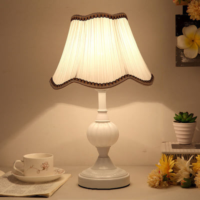 Nordic Vintage Floral Glass Fabric 1-Light Table Lamp