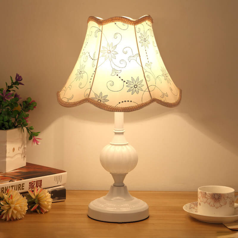 Nordic Vintage Floral Glass Fabric 1-Light Table Lamp